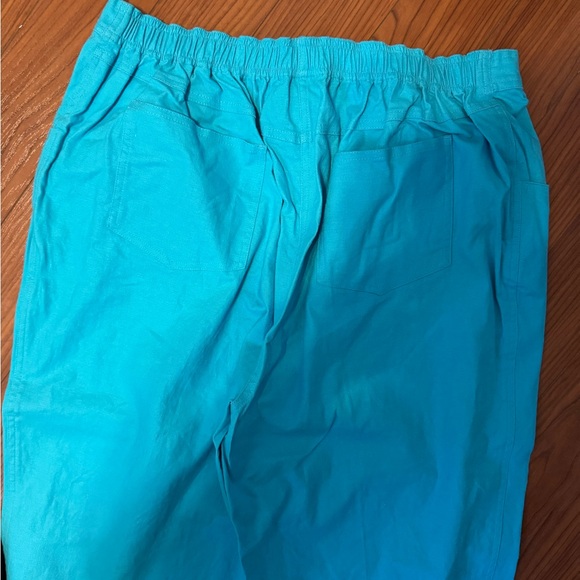 Blue capri and short sleeve zip up set - Picture 4 of 7